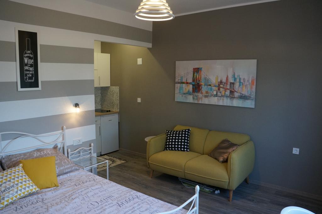 Apartments Valentino Supetarska Draga Ngoại thất bức ảnh