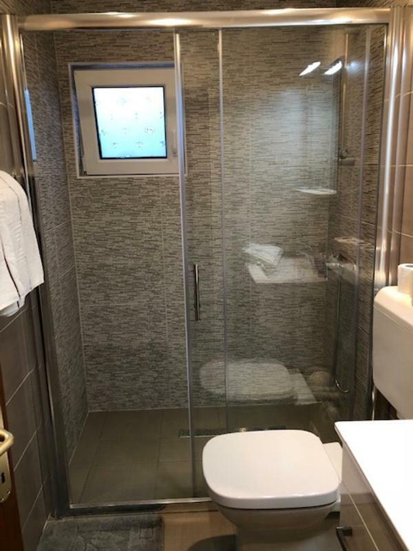 Apartments Valentino Supetarska Draga Ngoại thất bức ảnh